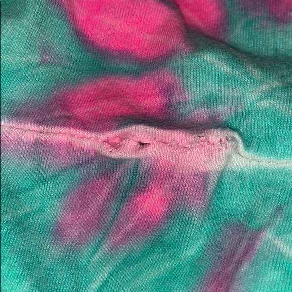 Tie-dye swimsuit cover up has small hole - Picture 2 of 2